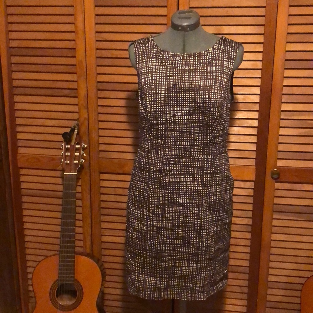 The Limited Pattern Dress - Picture 2 of 5